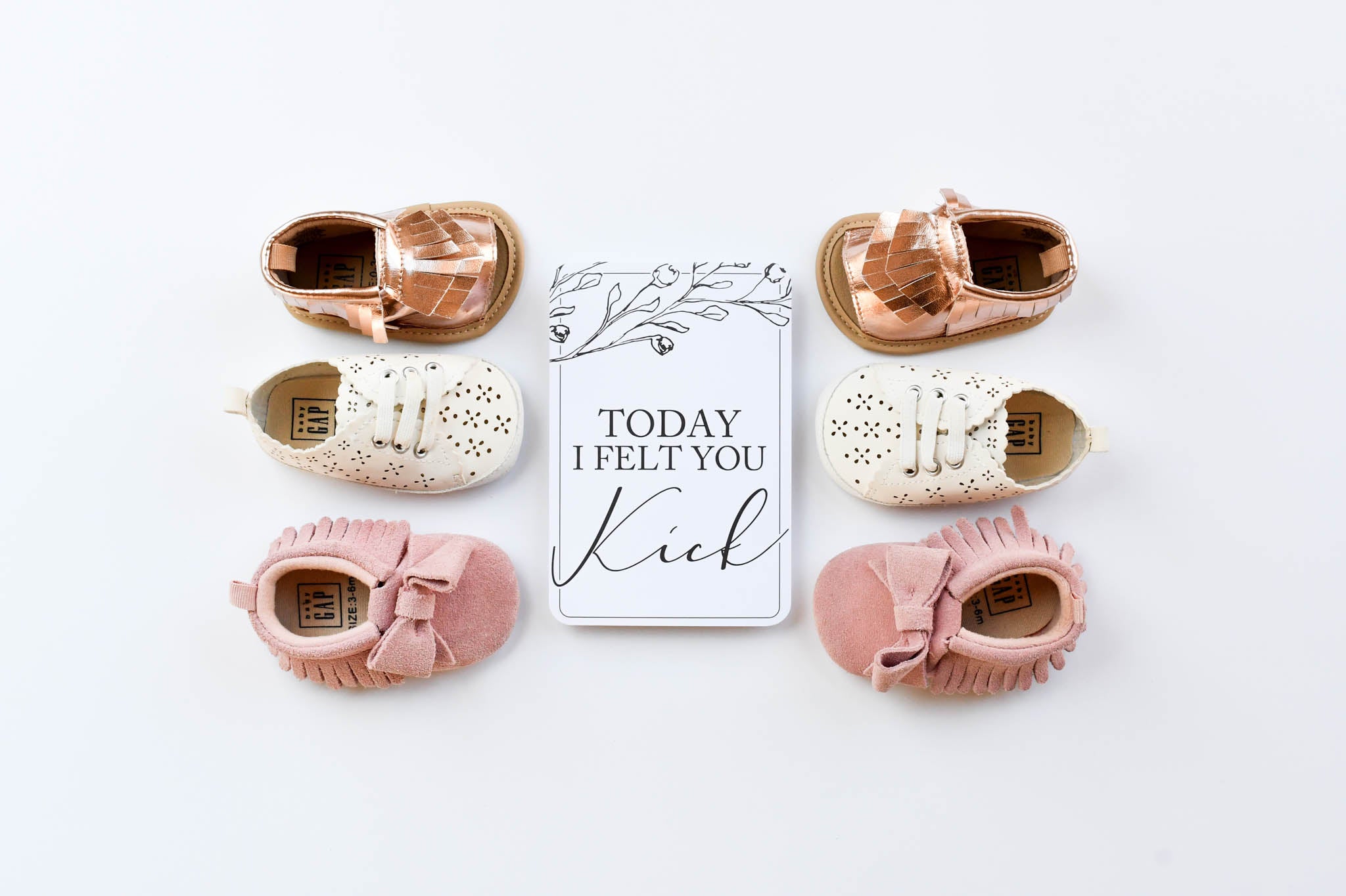 Pregnancy Milestone Cards by Duncan & Stone | Baby Announcement | Expecting Mom Gift Box | Family Shower Present | Gift for Mother to Be | Photo Props